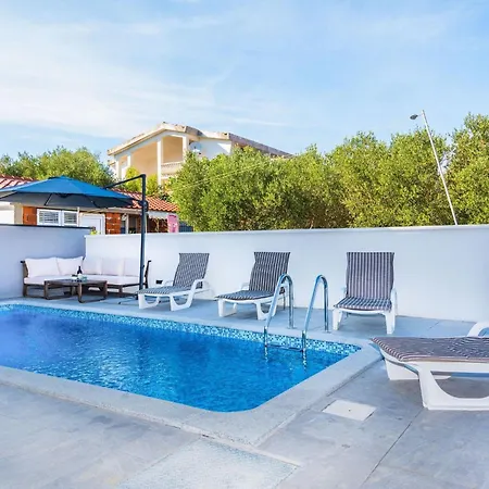 Spanic 2 By Interhome