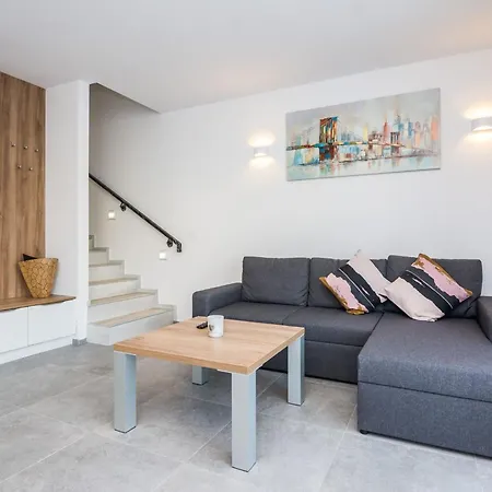 Spanic 2 By Interhome Appartement