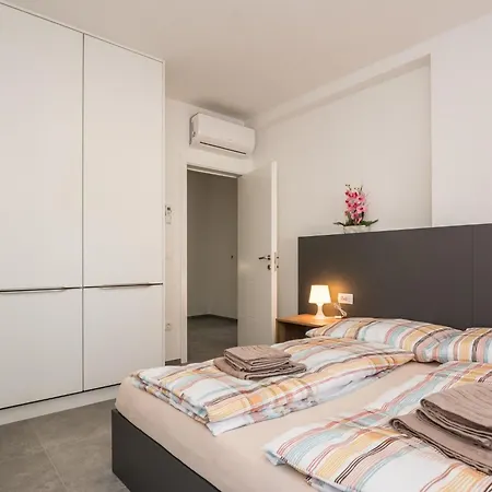 Spanic 2 By Interhome Appartement *