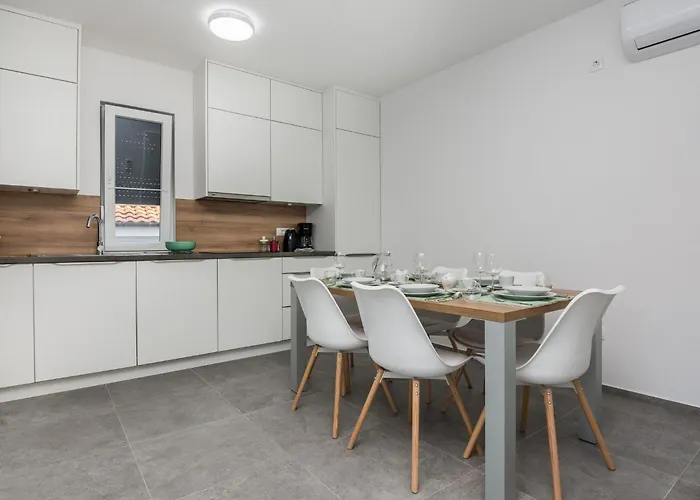 Spanic 2 By Interhome