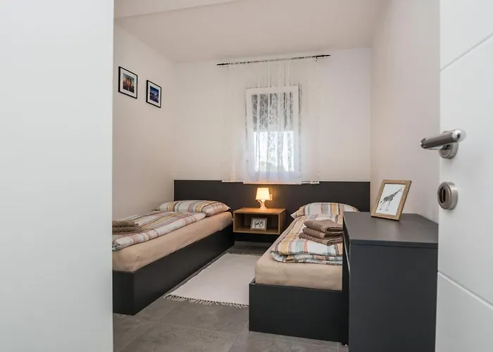 Appartamento Spanic 2 By Interhome